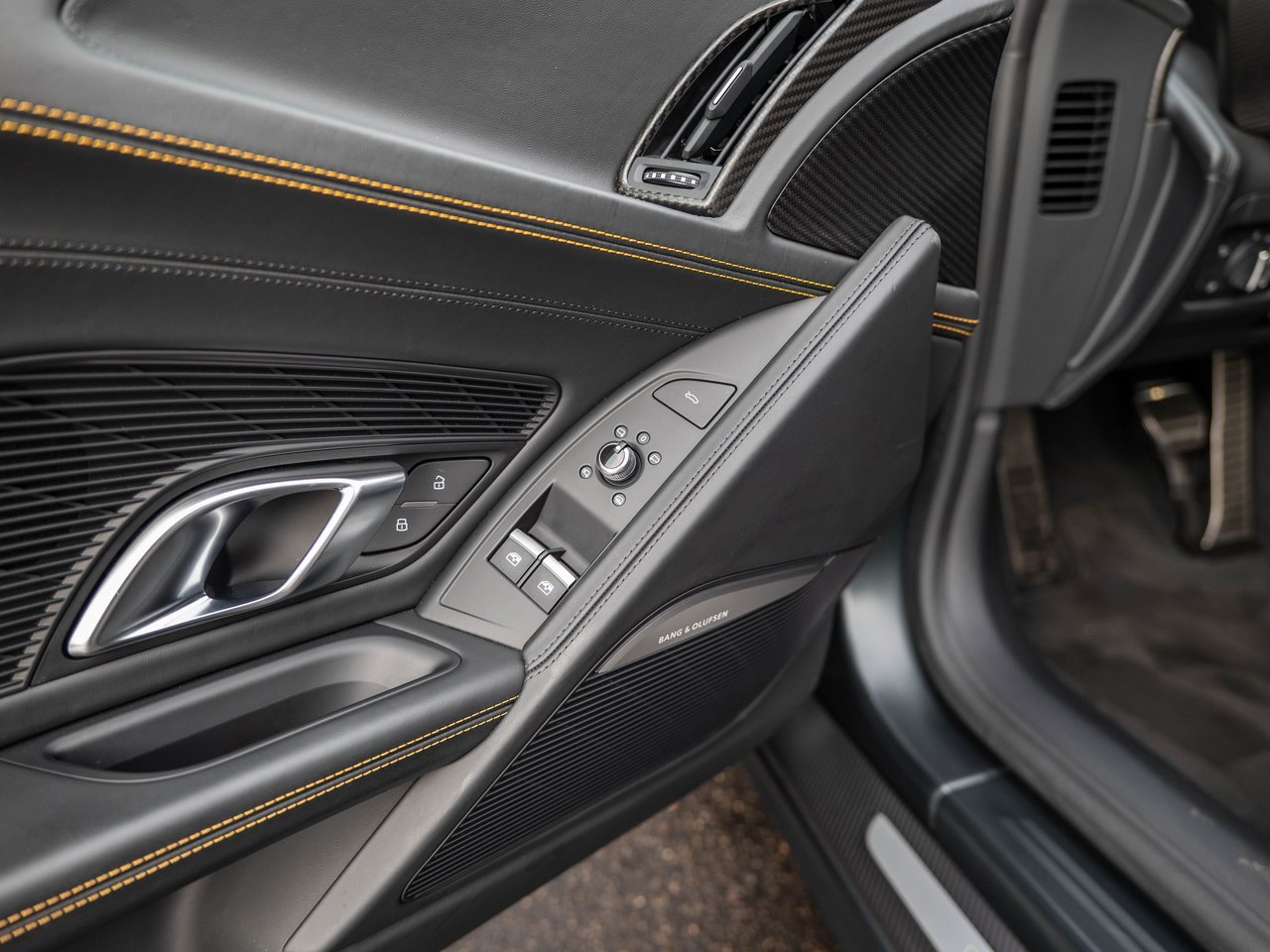 Used 2017 Audi R8 V10 plus image 32