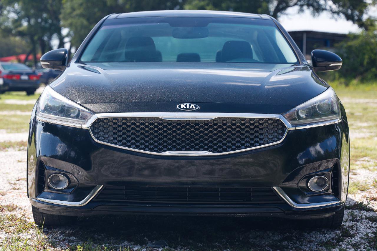 Used 2017 Kia Cadenza Premium w/ Luxury Package FWD image 19