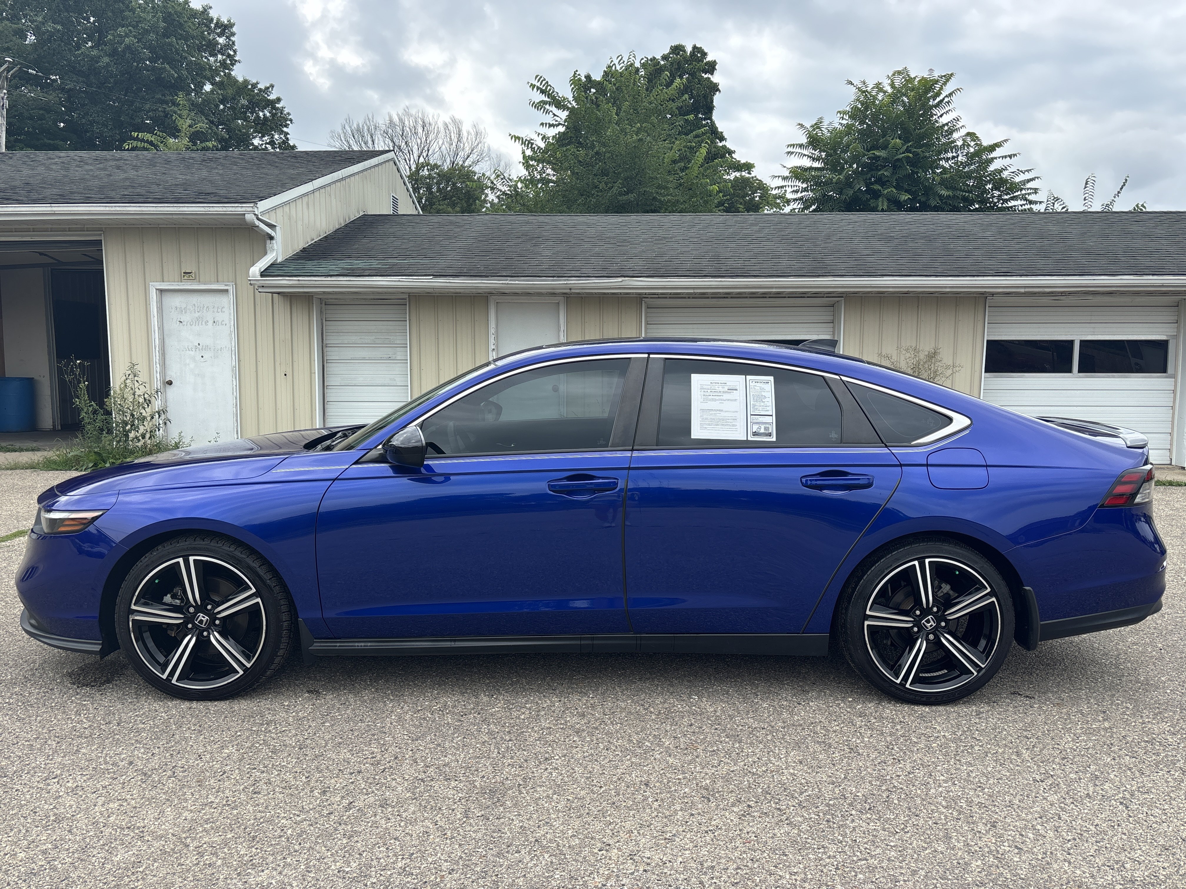 Used 2023 Honda Accord Sport image 11
