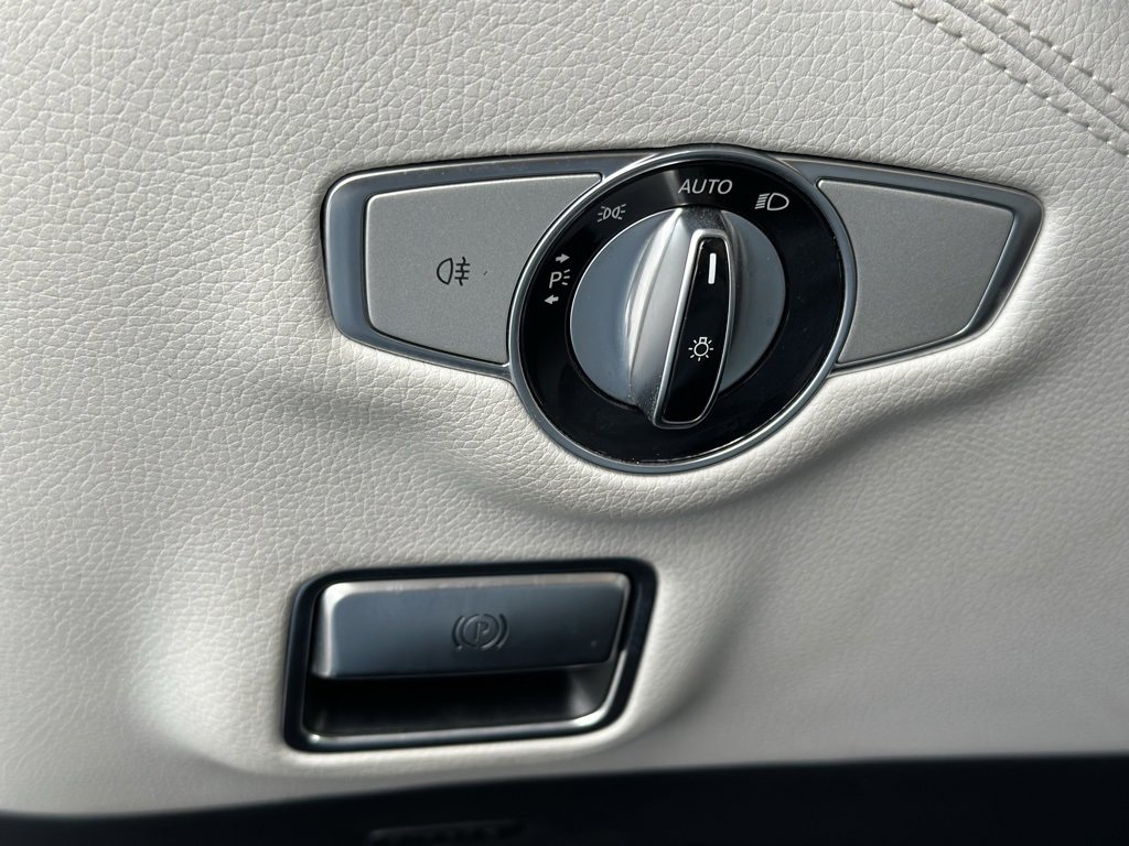 Used 2017 Mercedes-Benz S 63 AMG 4MATIC Cabriolet image 32