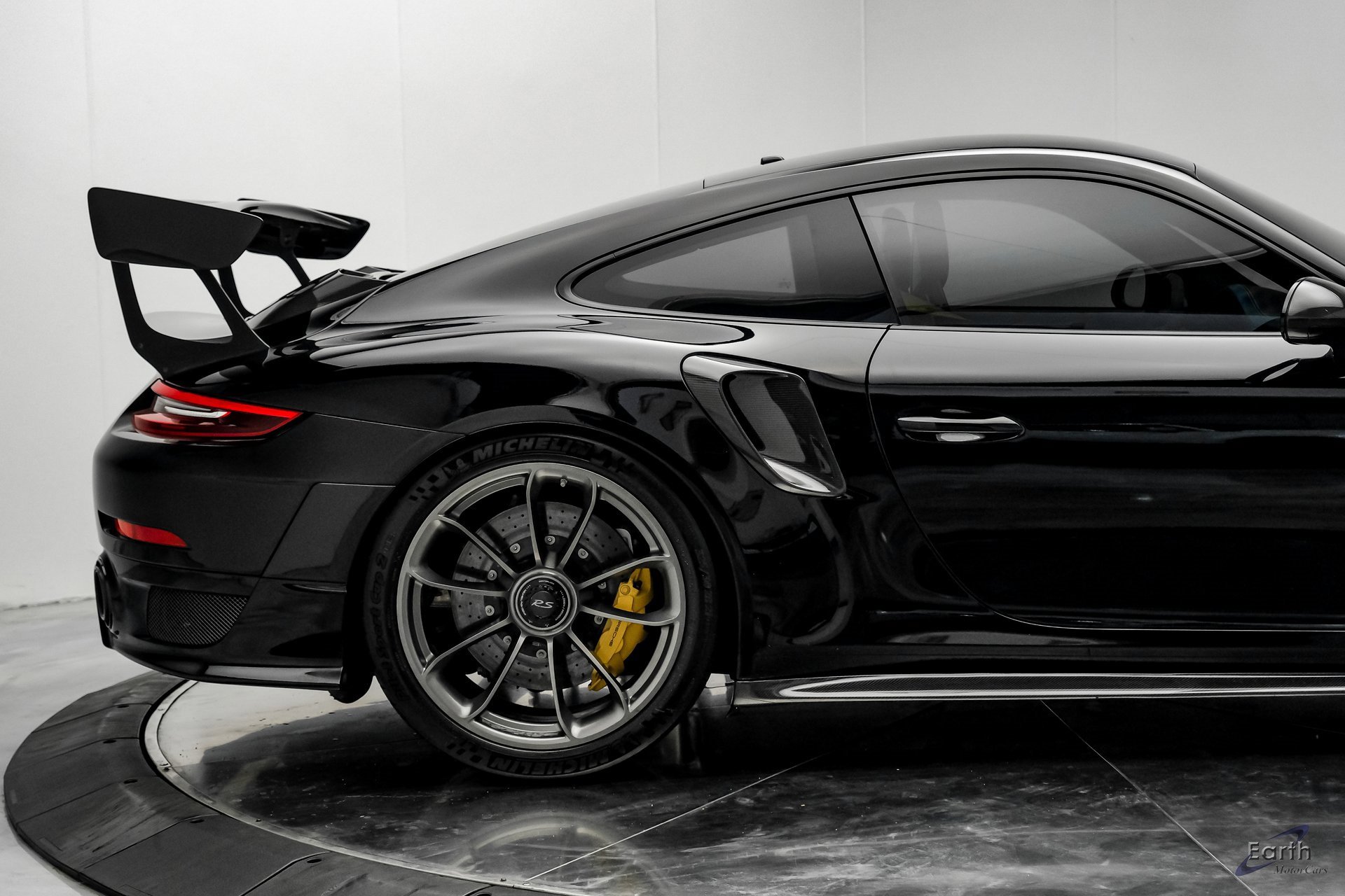 Used 2019 Porsche 911 GT2 RS w/ Weissach Package image 22