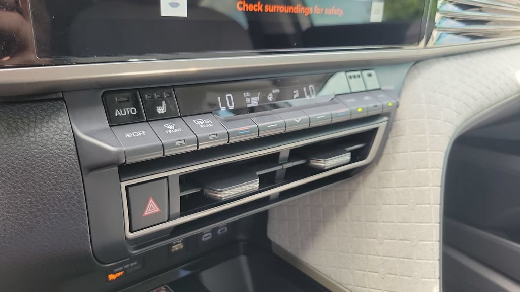 Used 2026 Toyota Camry XLE FWD image 18