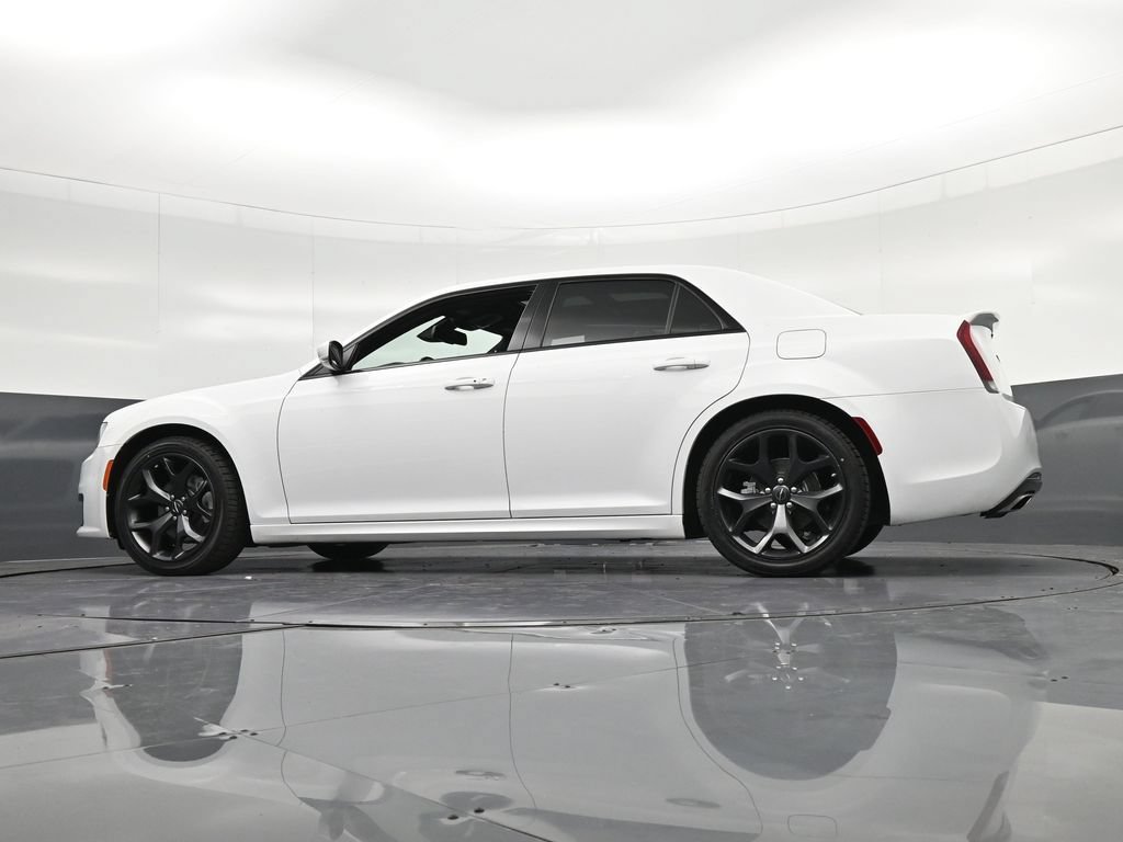 Used 2023 Chrysler 300 S w/ Comfort Group RWD image 33