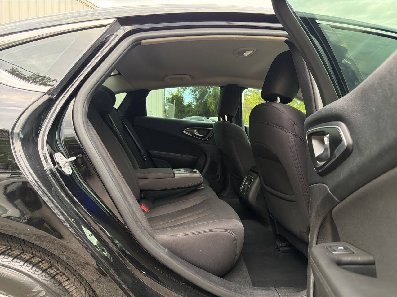 Used 2015 Chrysler 200 Limited w/ Convenience Group FWD image 27