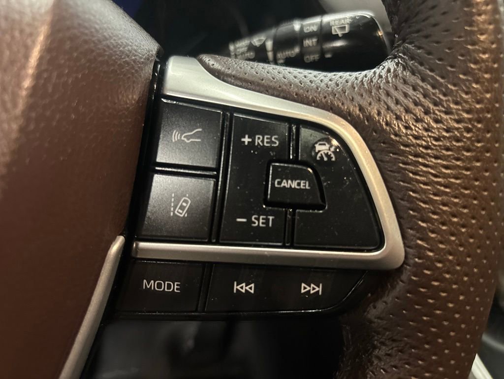Used 2022 Toyota Sienna Platinum AWD/4WD image 22