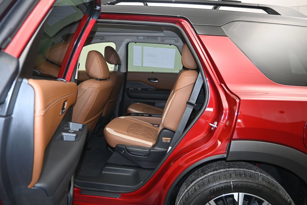 New 2026 Nissan Pathfinder Platinum AWD/4WD image 23