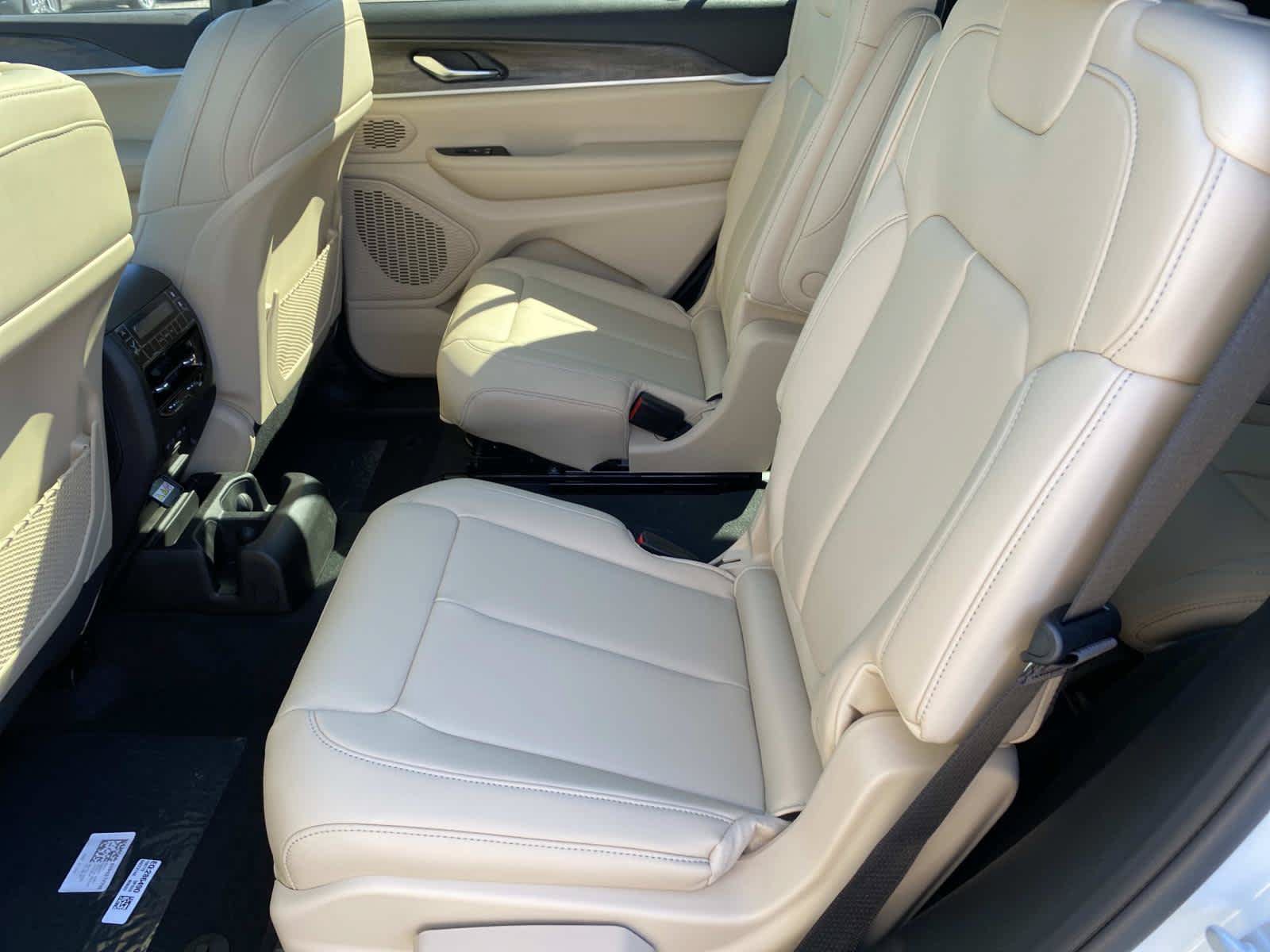 New 2027 Jeep Grand Cherokee L Limited AWD/4WD image 8