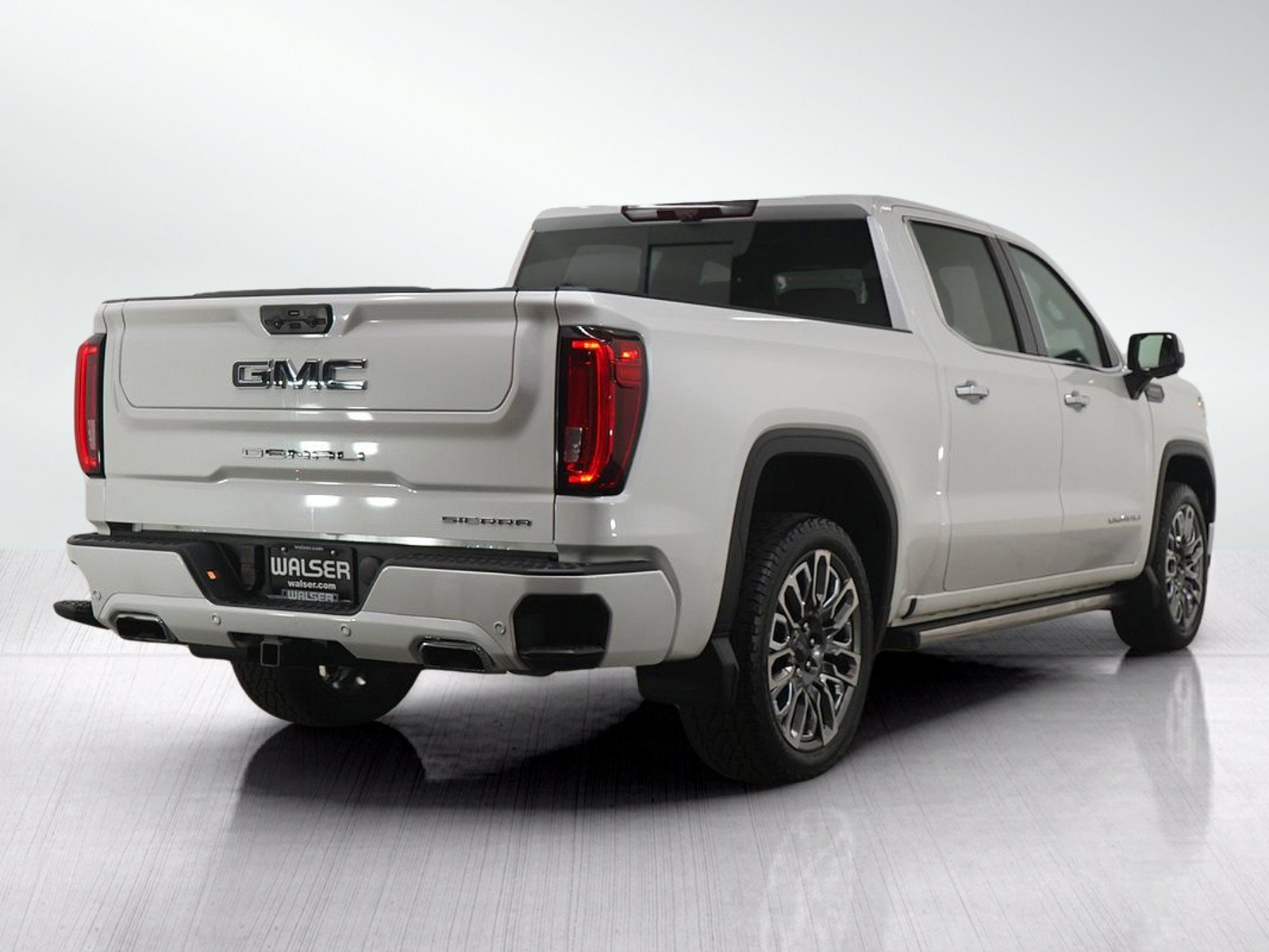 Used 2023 GMC Sierra 1500 Denali Ultimate AWD/4WD image 5