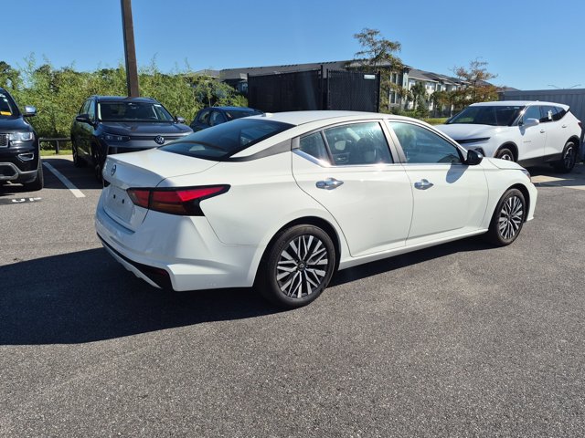 Used 2025 Nissan Altima 2.5 SV FWD image 5