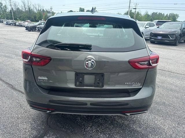 Certified 2018 Buick Regal Essence w/ Sights and Sounds Package AWD/4WD image 6