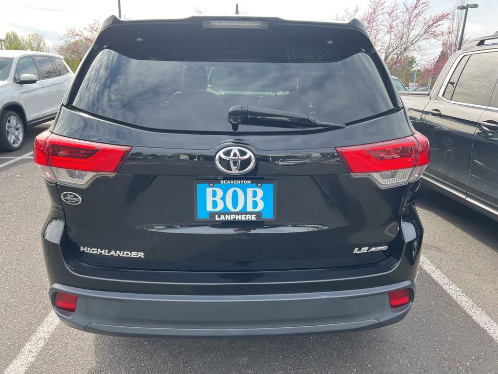 Used 2017 Toyota Highlander Plus AWD/4WD image 5