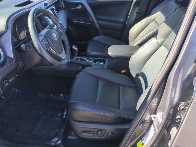 Used 2017 Toyota RAV4 SE image 14
