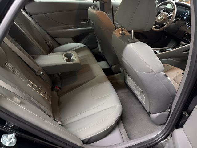 Used 2025 Hyundai Elantra SEL FWD image 12