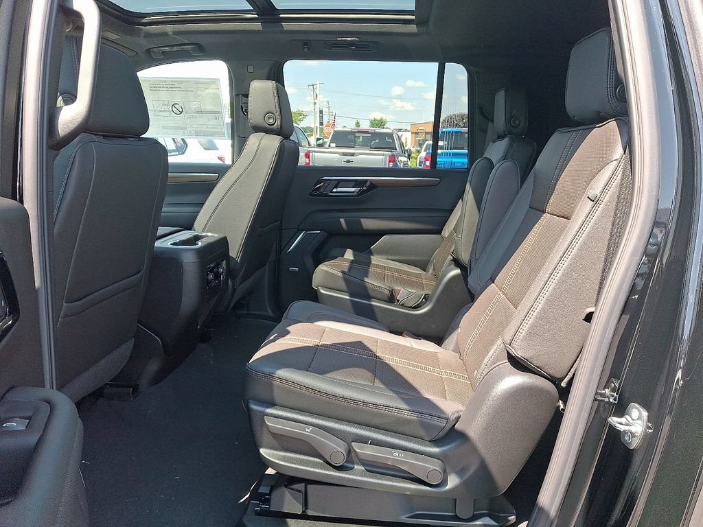 New 2026 Chevrolet Suburban High Country AWD/4WD image 5