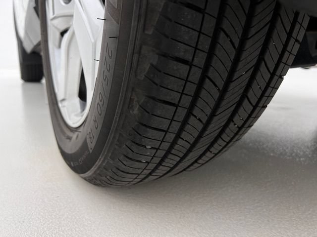 Used 2020 Toyota RAV4 Limited AWD/4WD image 34