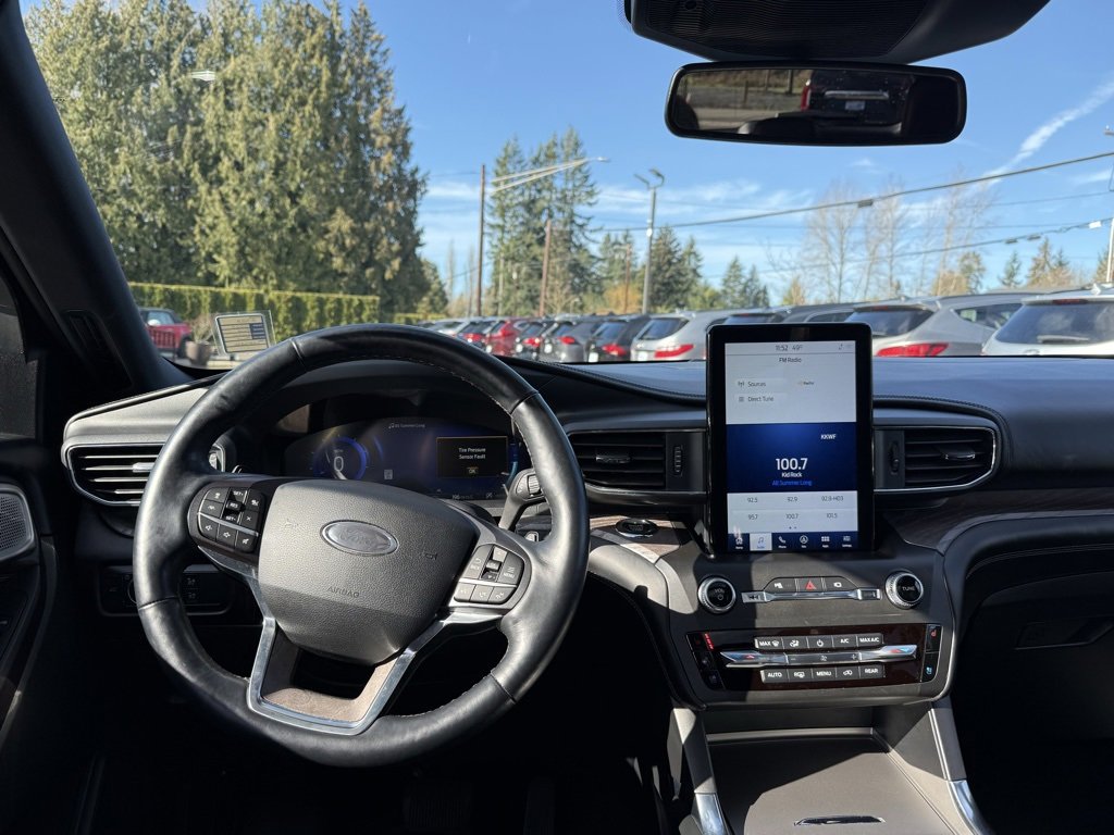 Used 2020 Ford Explorer Platinum image 24