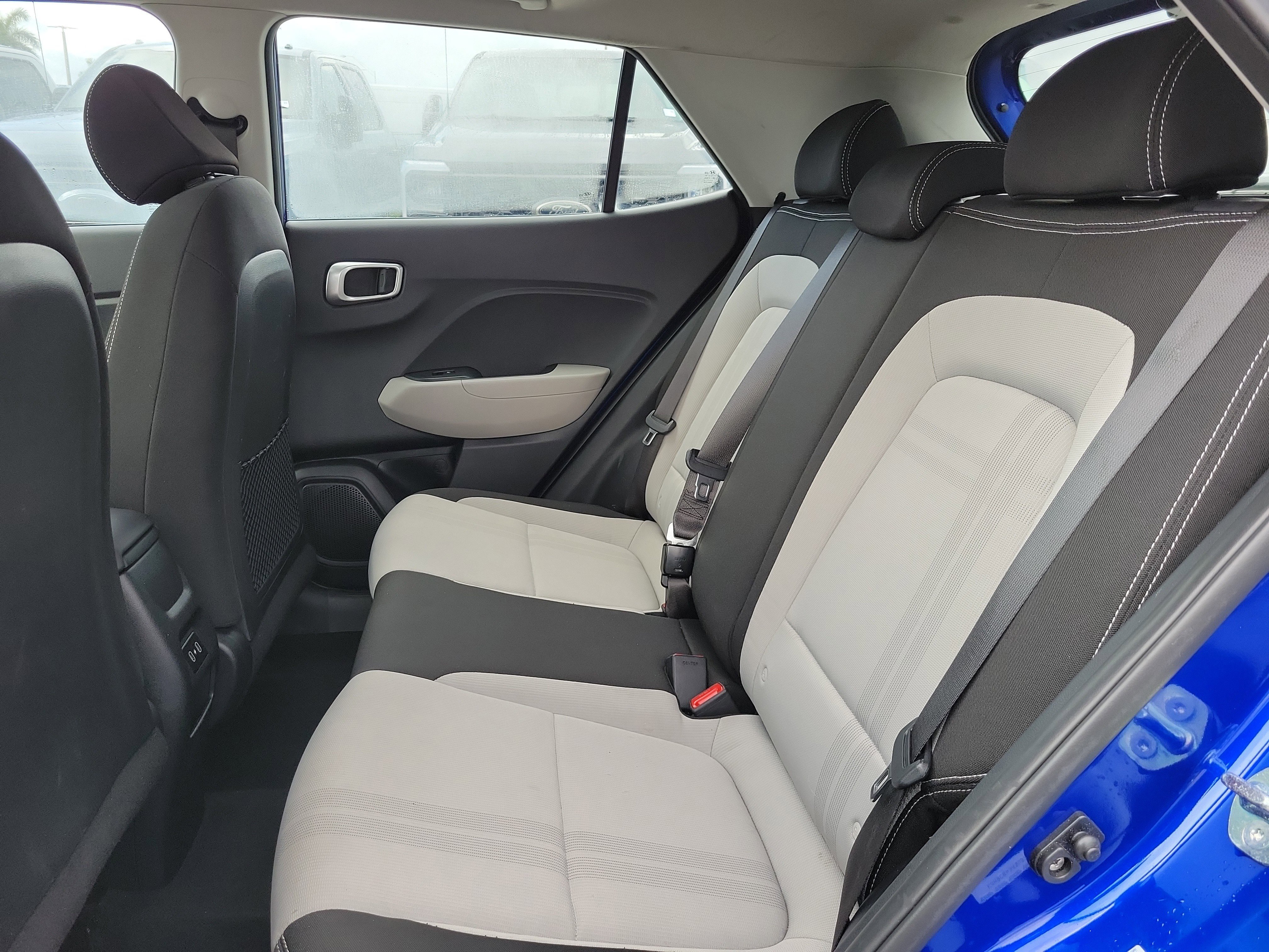 Used 2025 Hyundai Venue FWD image 13