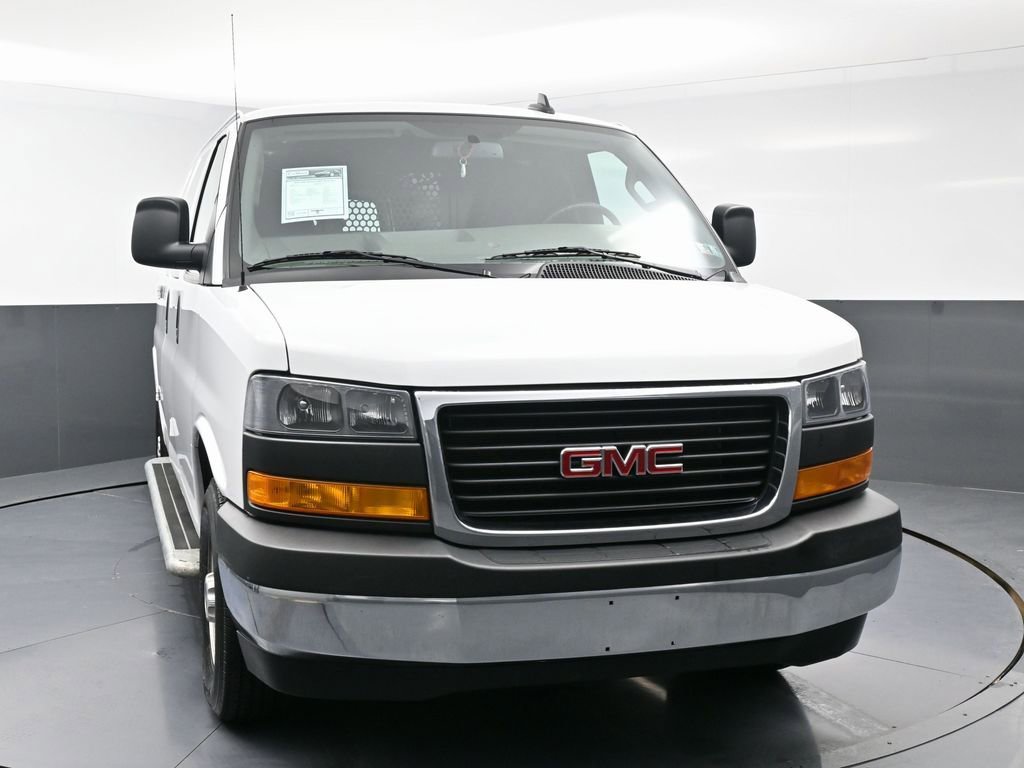 Used 2024 GMC Savana 2500 w/ Driver Convenience Package image 4