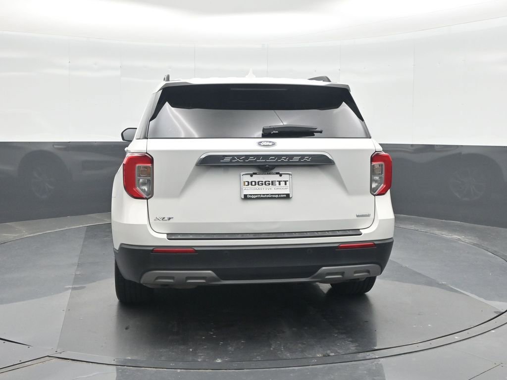 Used 2020 Ford Explorer XLT w/ Equipment Group 202A RWD image 17