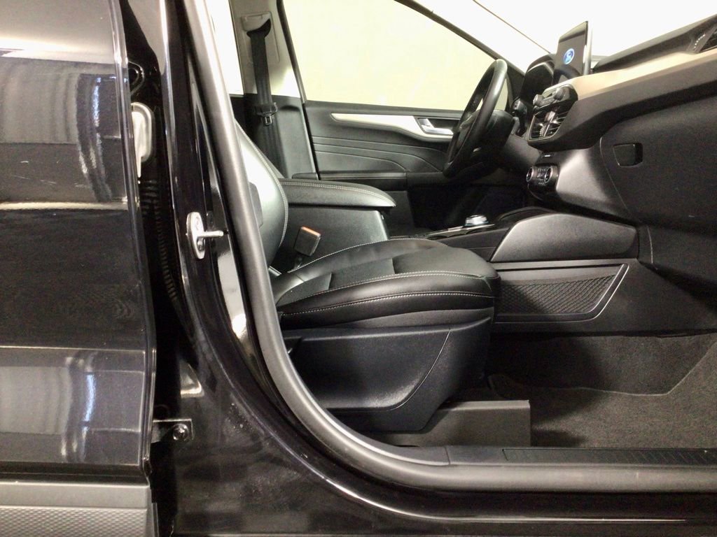 Used 2022 Ford Escape SEL w/ Technology Package image 36