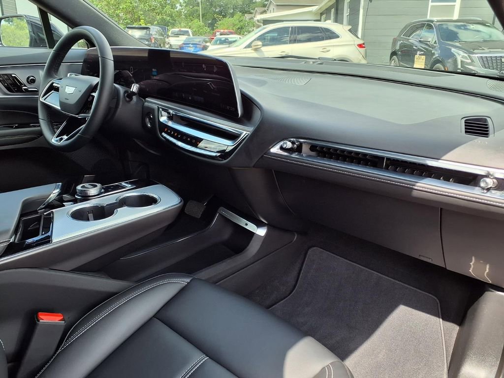 Used 2024 Cadillac Lyriq Tech w/ Driver Assist Package AWD/4WD image 11