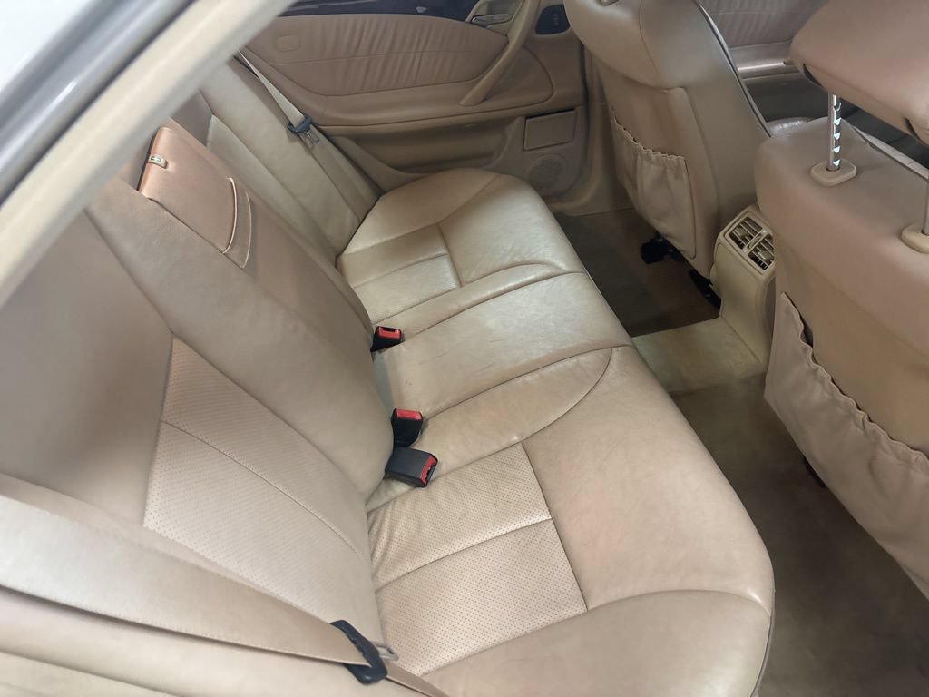 Used 2000 Mercedes-Benz E 430 Sedan image 21