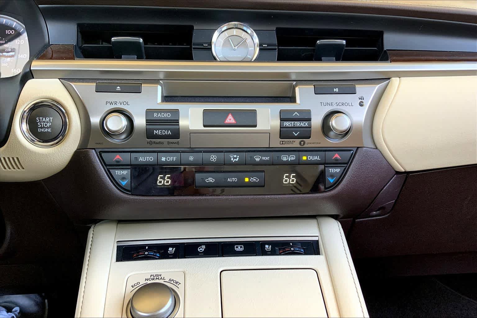 Used 2018 Lexus ES 350 w/ Luxury Package w/Wood Trim FWD image 27