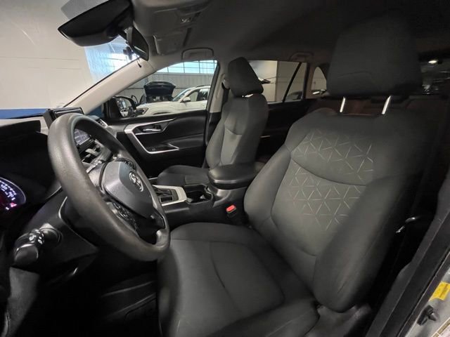 Used 2021 Toyota RAV4 XLE AWD/4WD image 21