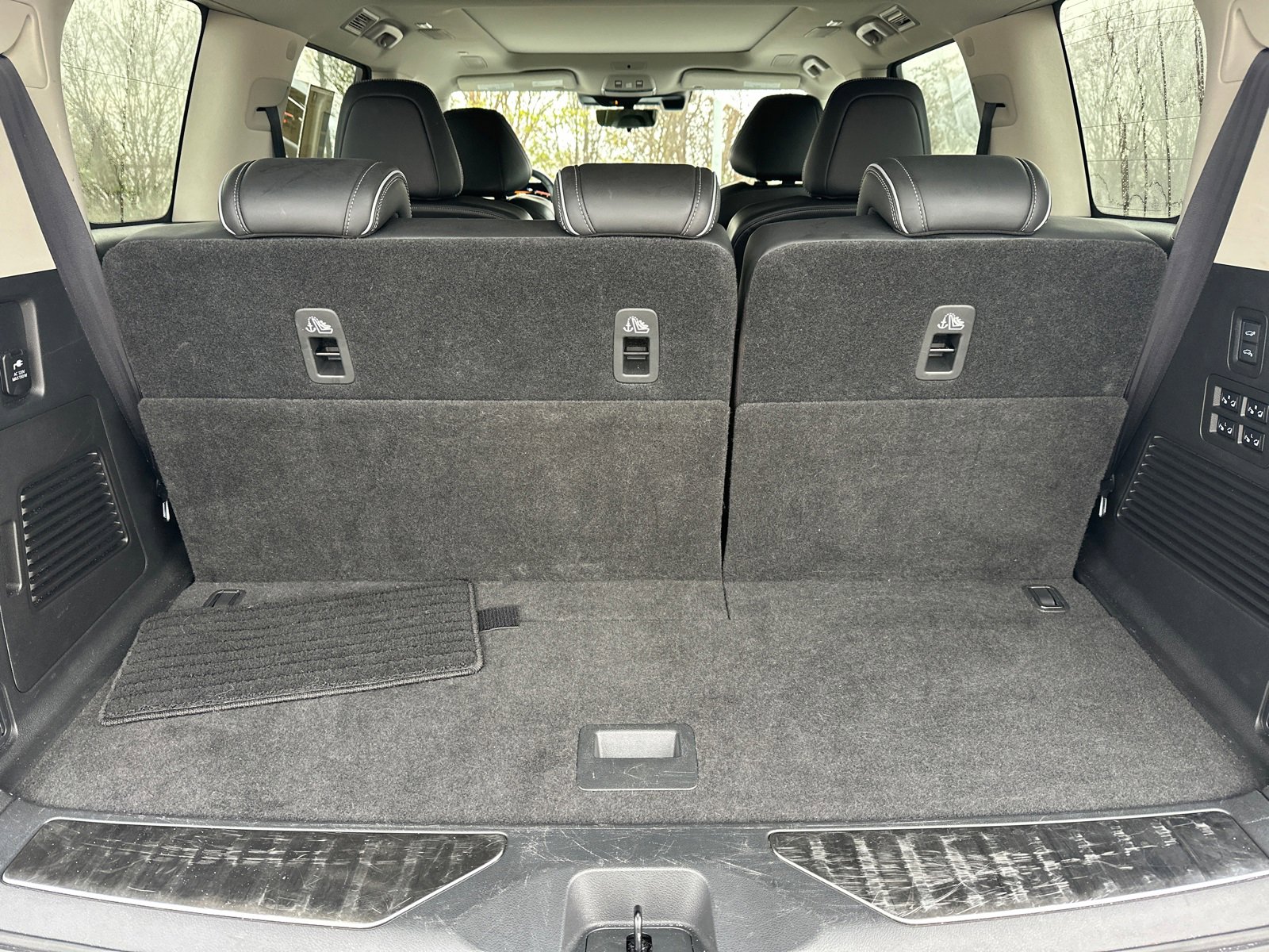 Used 2025 INFINITI QX80 Sensory image 19