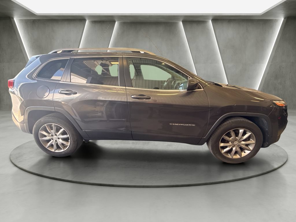 Used 2018 Jeep Cherokee Limited AWD/4WD image 7