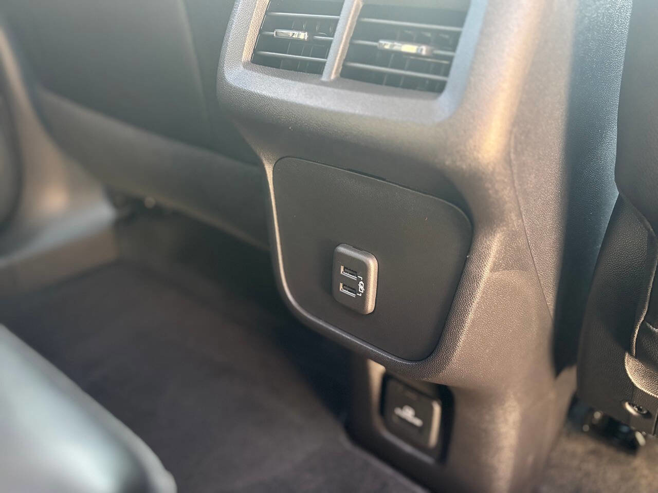 Used 2024 GMC Terrain SLT image 18