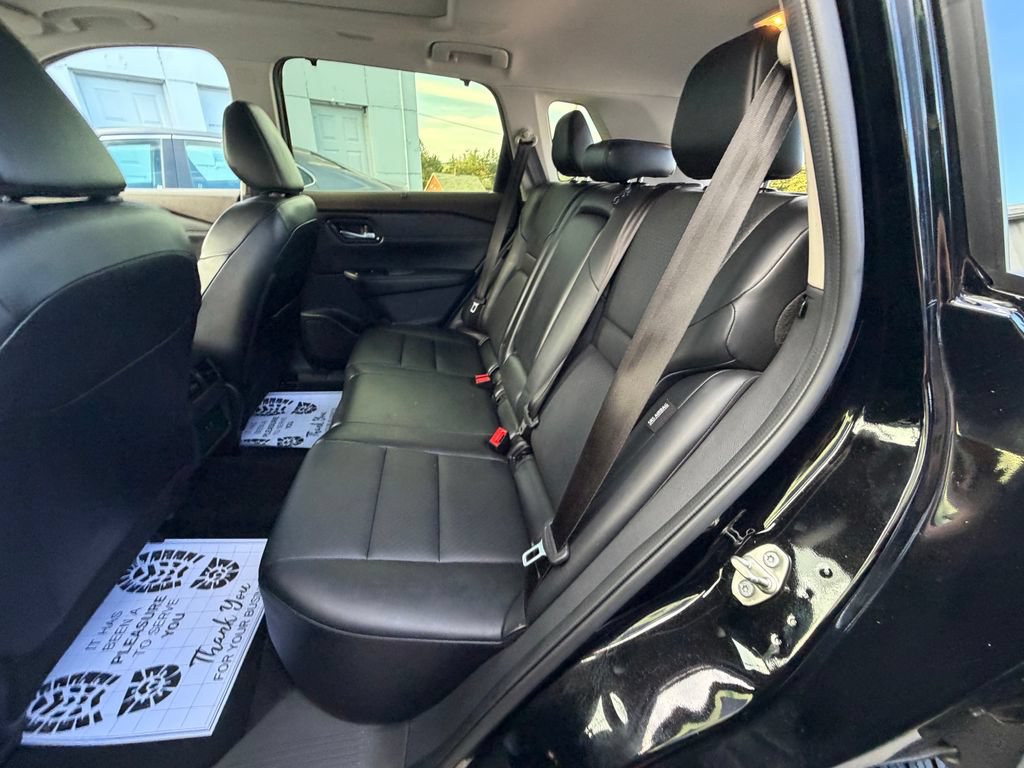 Used 2023 Nissan Rogue SV w/ SV Premium B Package AWD/4WD image 10