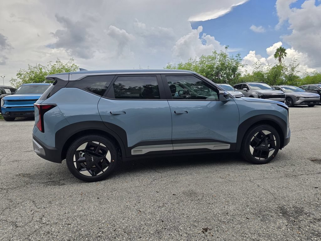 New 2027 Kia Seltos S FWD image 9