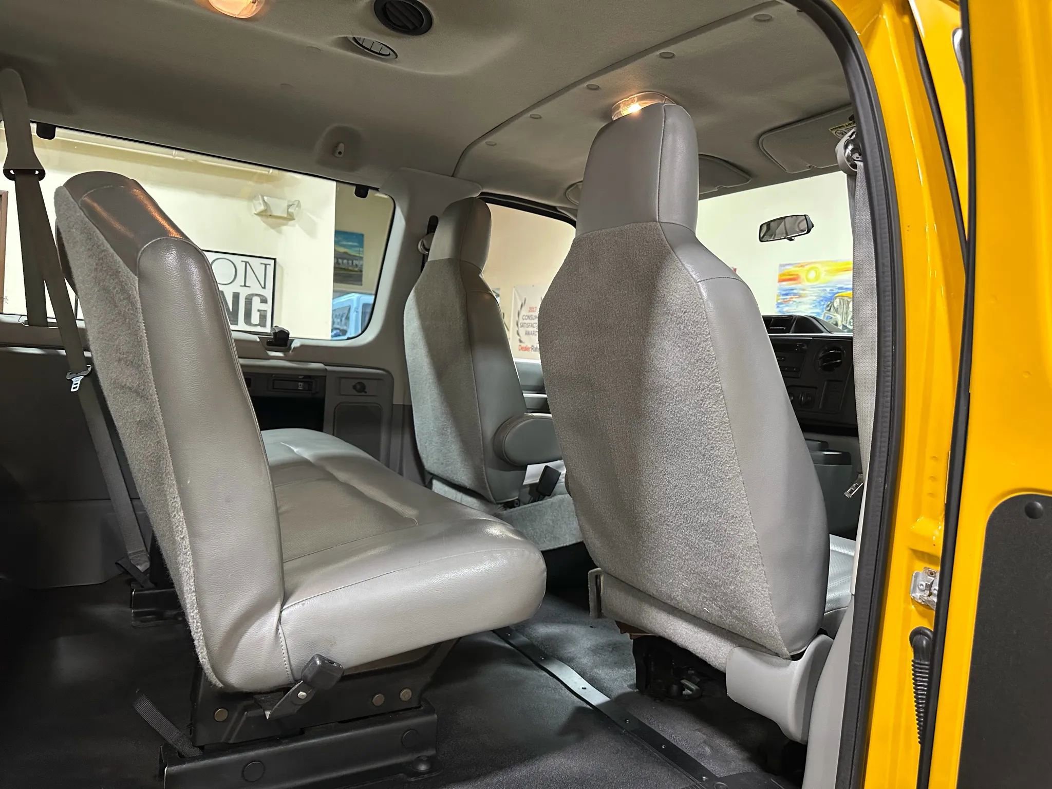 Used 2011 Ford E-150 and Econoline 150 Wagon RWD image 32