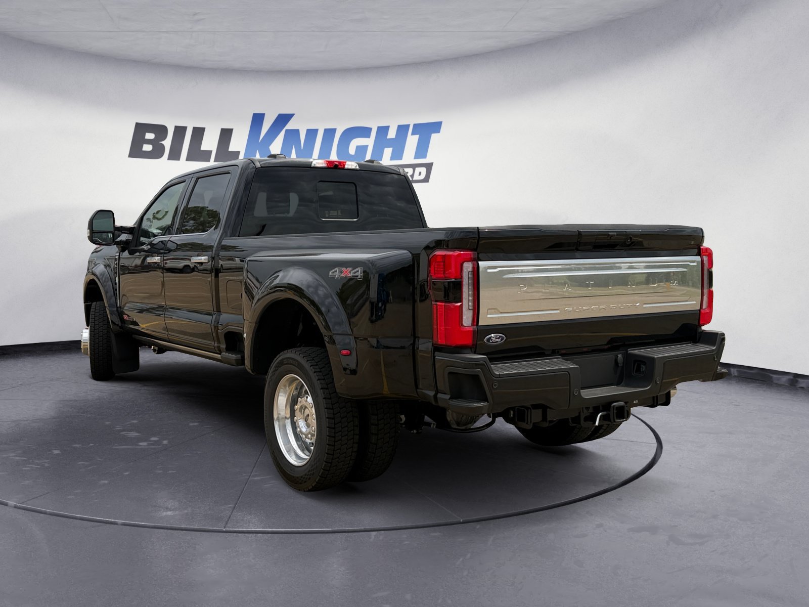 Used 2026 Ford F450 Platinum w/ Platinum Plus Package AWD/4WD image 3