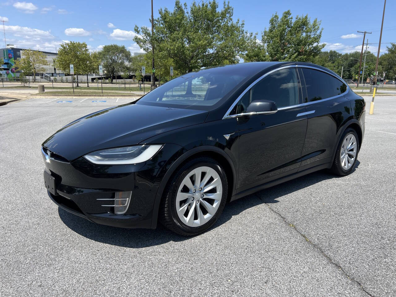 Used 2017 Tesla Model X 75D AWD/4WD image 2