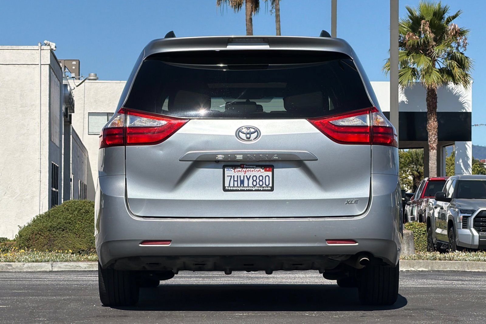 Used 2015 Toyota Sienna XLE FWD image 6