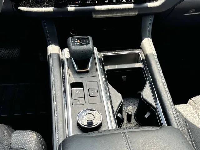 Certified 2025 Nissan Pathfinder SV AWD/4WD image 19