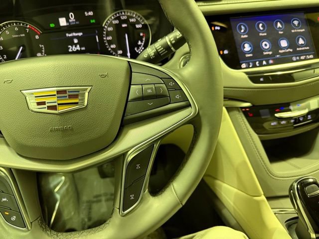 Used 2025 Cadillac XT5 Premium Luxury image 16
