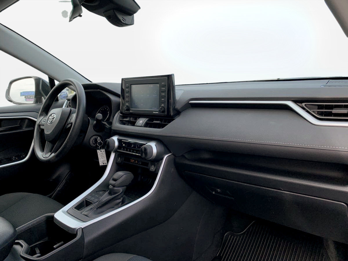 Used 2022 Toyota RAV4 LE AWD/4WD image 18
