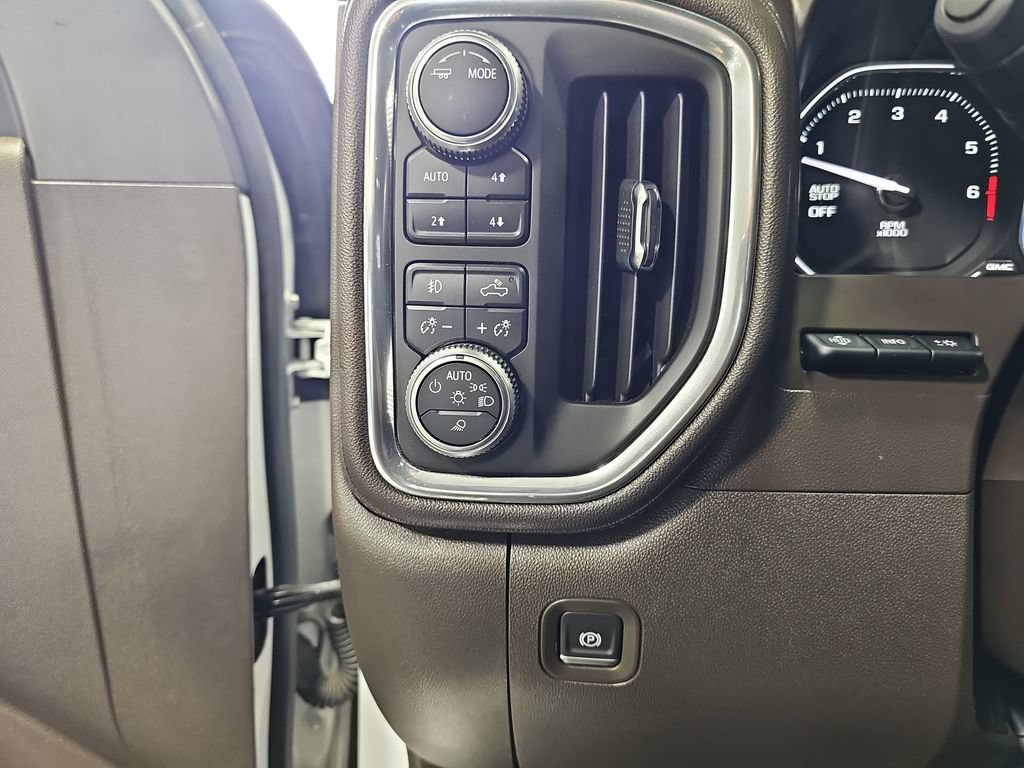 Used 2020 GMC Sierra 1500 Denali w/ Denali Ultimate Package AWD/4WD image 26