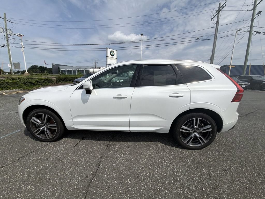 Used 2018 Volvo XC60 T6 Momentum w/ Advanced Package AWD/4WD image 11