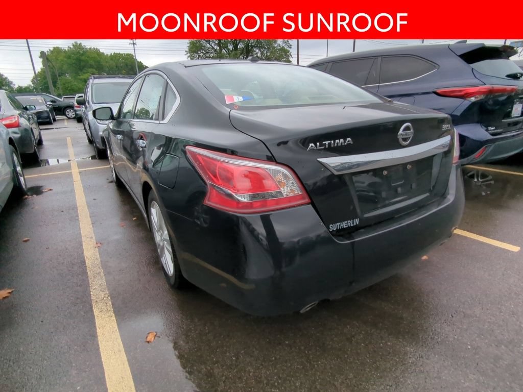 Used 2013 Nissan Altima 3.5 SL w/ Technology Pkg FWD image 4