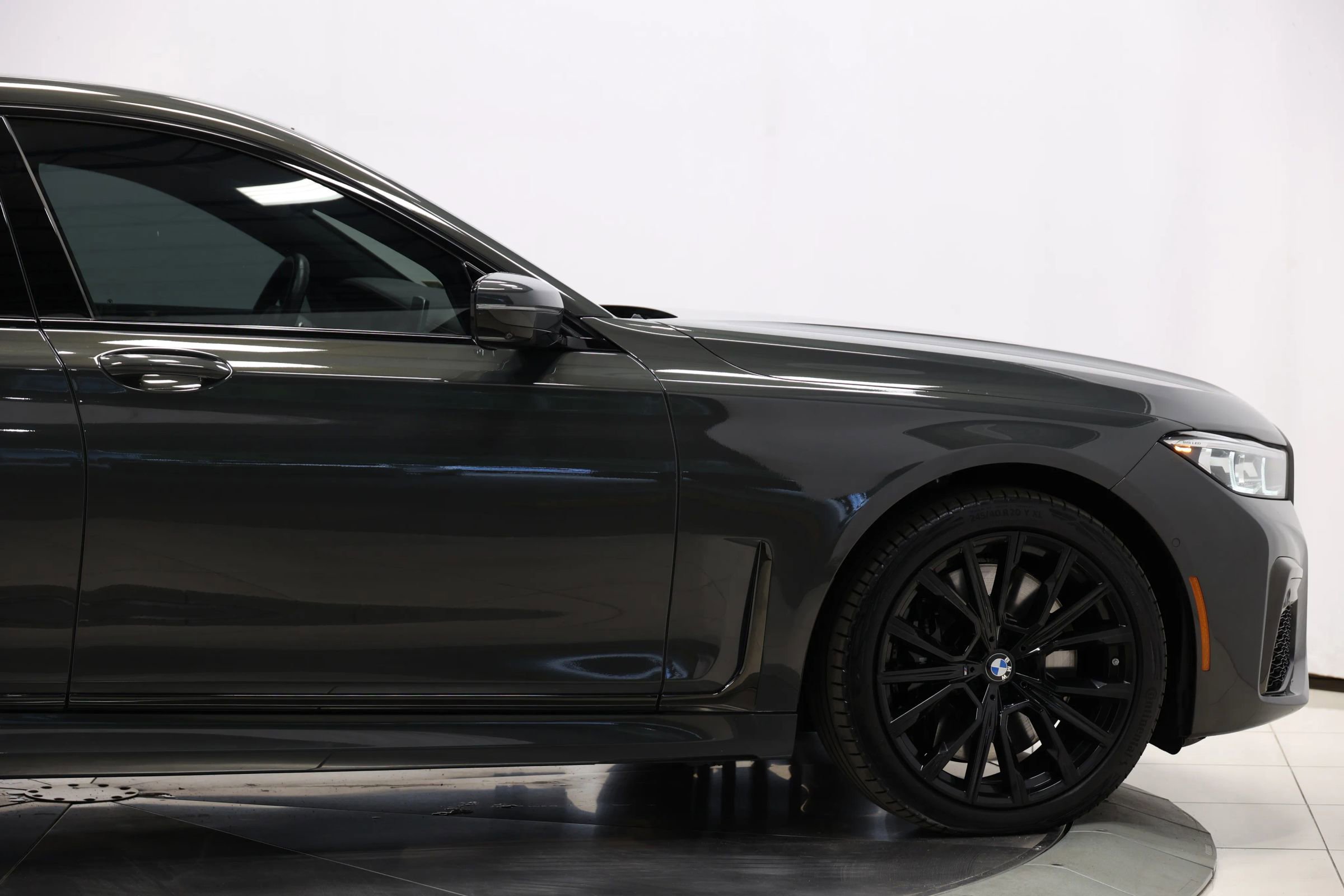 Used 2022 BMW M760i xDrive w/ Luxury Rear Seating Package image 76