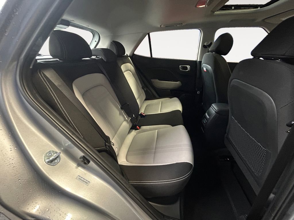 Certified 2025 Hyundai Venue SEL image 11