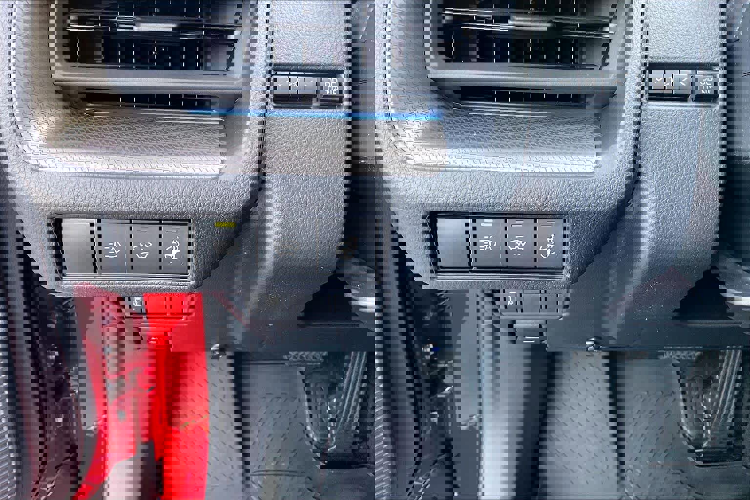 Certified 2026 Toyota Prius XLE image 31