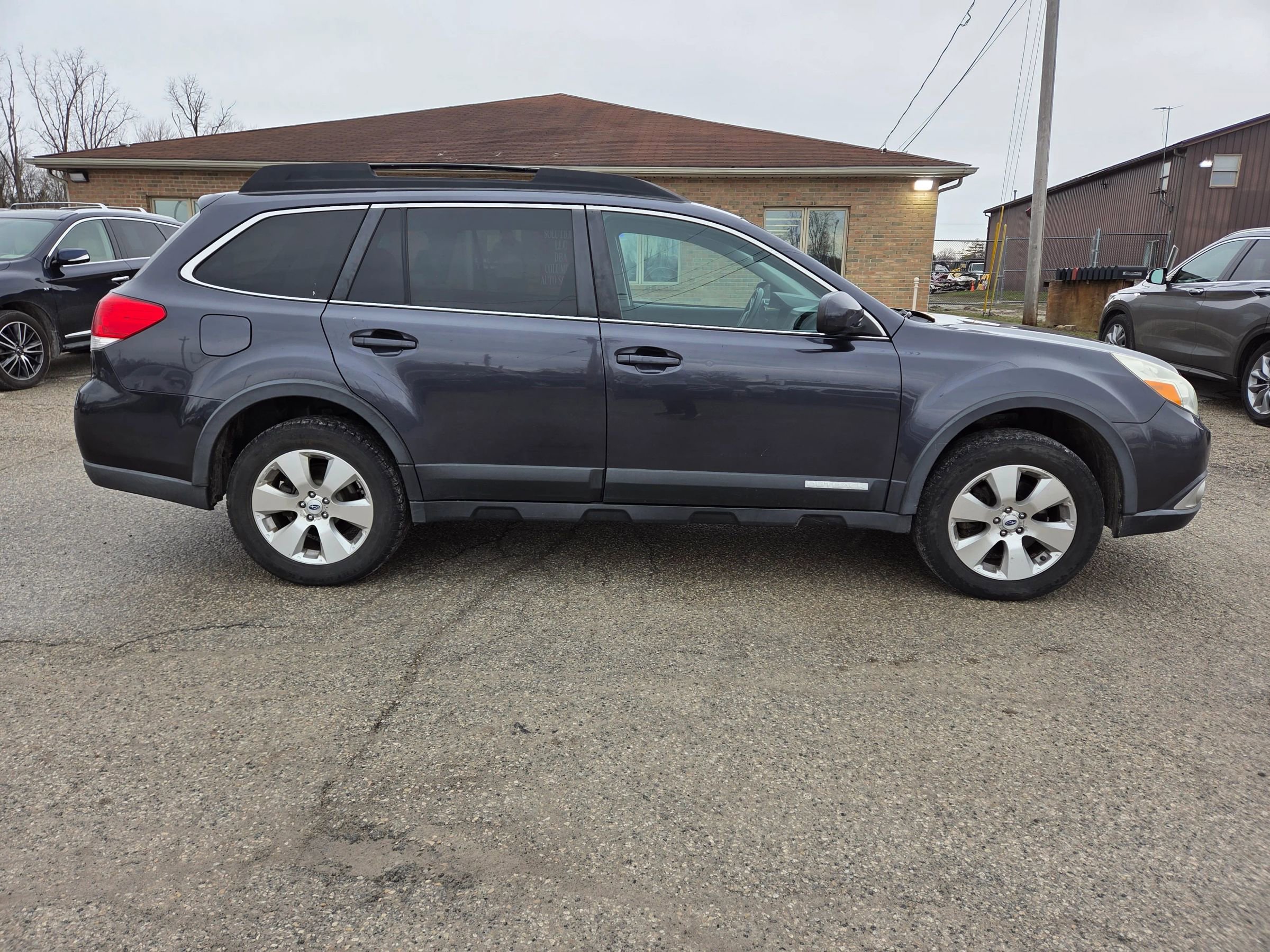 Used 2011 Subaru Outback 3.6R Limited image 4
