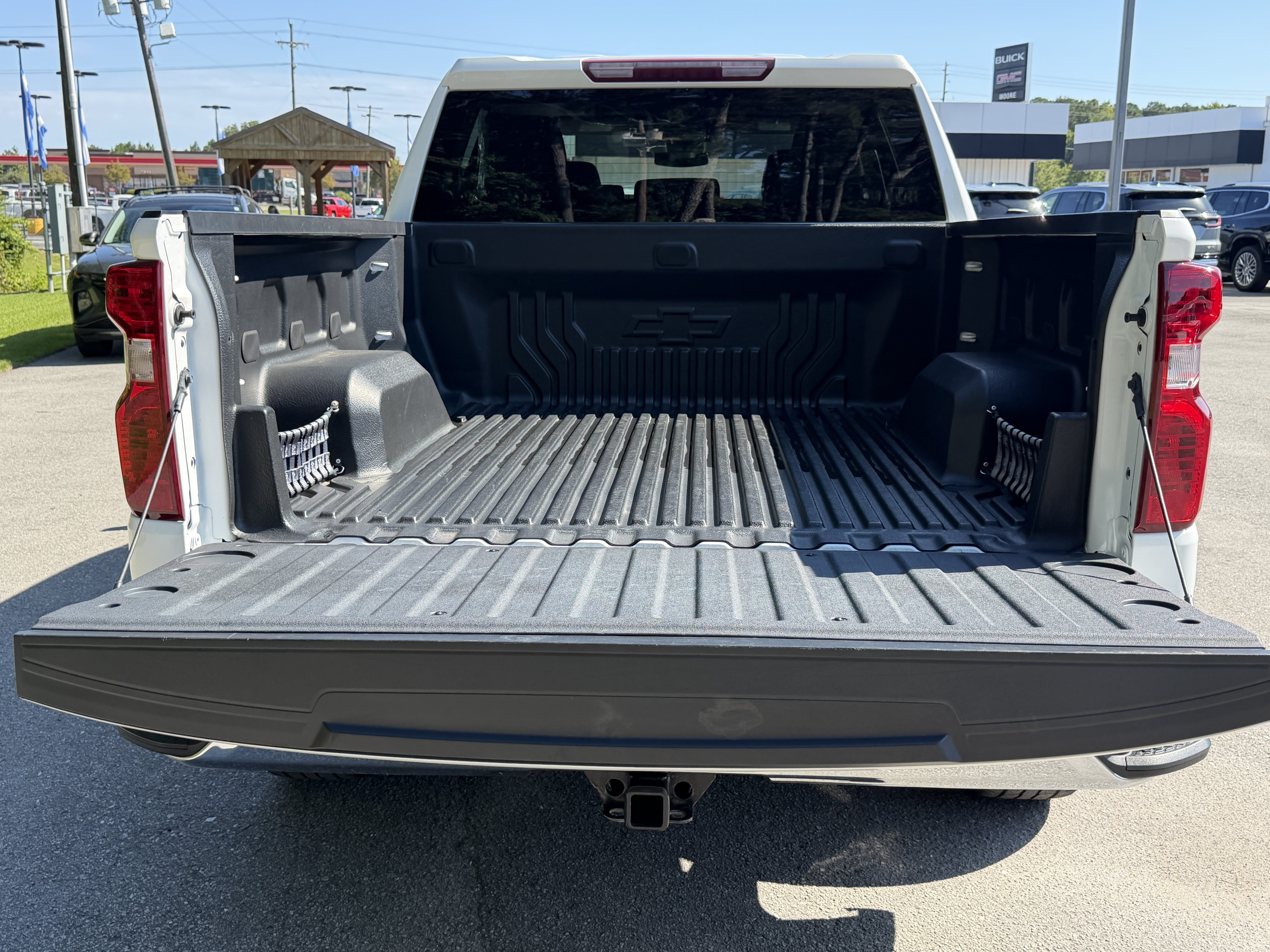 Used 2023 Chevrolet Silverado 1500 LT AWD/4WD image 37