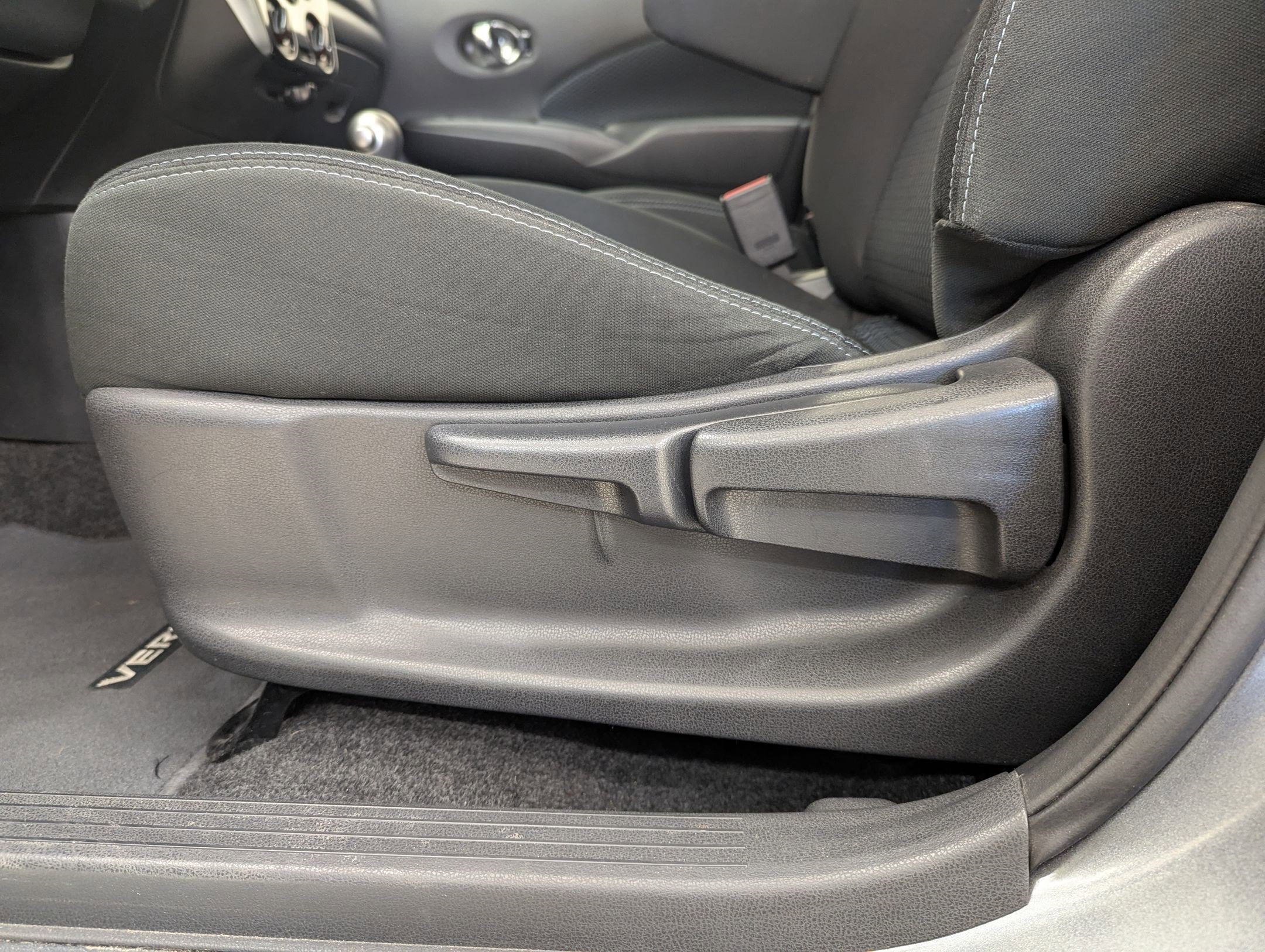 Used 2017 Nissan Versa Note SV image 12