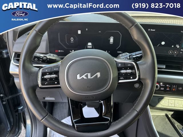 Used 2025 Kia Carnival SX FWD image 25